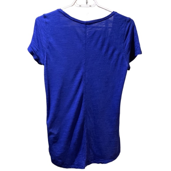 Banana Republic scoop neck T-shirt - Picture 2 of 3